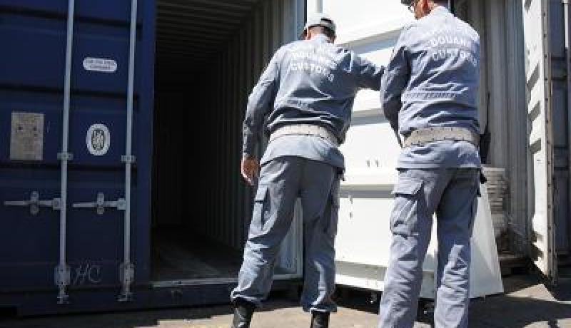 مستورد يهرب 5 ملايير للخارج مقابل استيراده خردة بـ9 ملايين