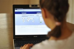 3 سنوات سجنا لكل من يـسيء للطفل عـبر الفايـس بوك أو تويتر