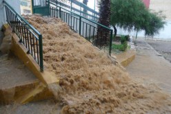 فيضانات الوديان تفصل 10 ولايات عن باقي الوطن بأكملها