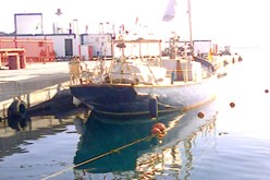 السفينة المهجورة في سكيكدة مسروقة من إسبانيا وبارونات استعملوها في التهريب نحو الجزائر