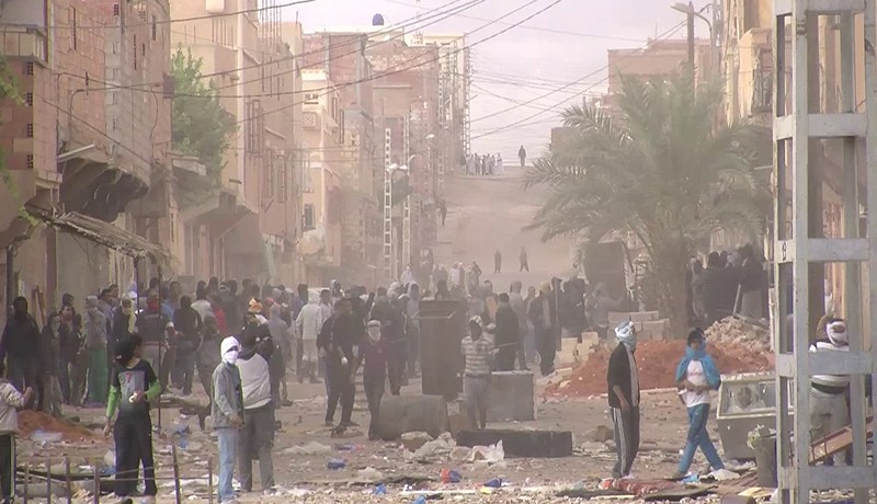 إصابة 33 عون أمن وحرق 21 منزلا ومتوسطة بعد أعمال شغب في بريان