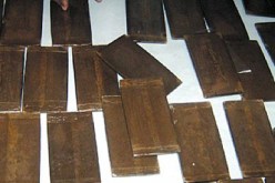 5 شبان يقتسمون قنطارا من الـ كيف لفظتها أمواج البحر في بولوغين