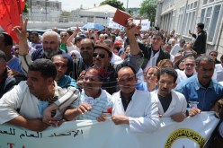 التنسيقية الوطنية لمهنيي الصحة تقرر مواصلة حركتها الإحتجاجية