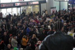 SMS  يشلّ مطار هواري بومدين