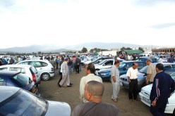 صاحــب ســوق السيــارات بسور الغــزلان يمــارس أنشطــة غــير قانونيــة