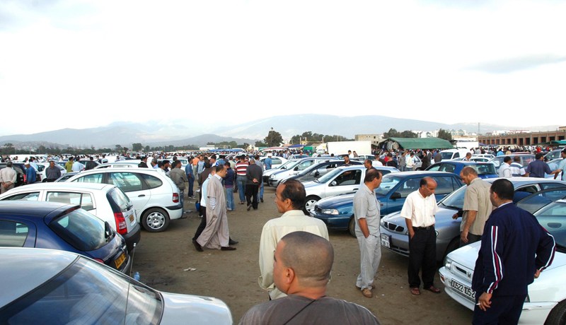 انهيـار أسعار السيارات في السوق السـوداء