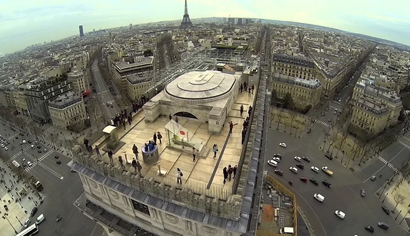 فرنسا تعتقل 3 صحافيين من الجزيرة بتهمة التجسس