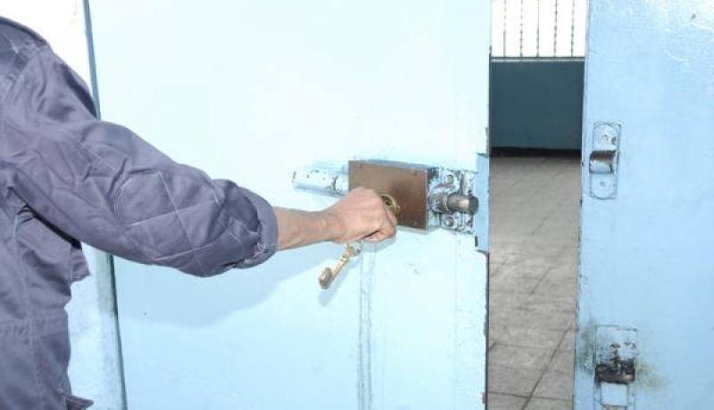 تحويل أعوان الأمن مستخرجي السجن كل سنة