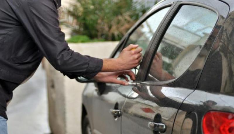 تفكيك شبكة لسرقة المركبات والاعتداء على المواطنين بالعاصمة