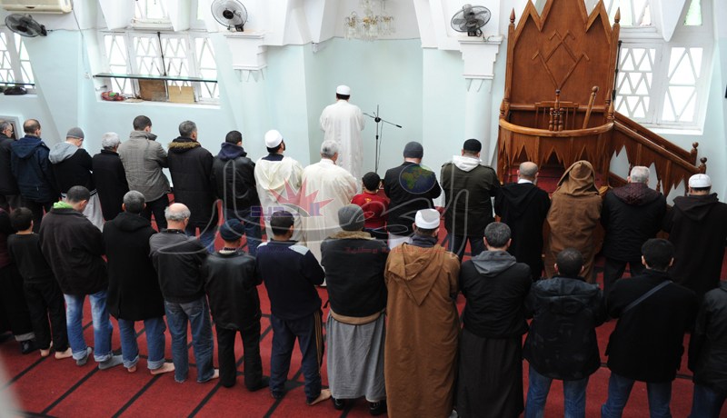 إمام يحذر من طائفة تنشط في مساجد عين تموشنت تدعّي أن الرسول مجرد خيال