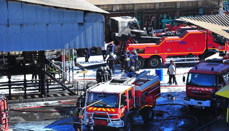 إصابة 4 أشخاص بحروق وتفحّم شاحنتي وقود في مخزن لـ نفطال  بالخروبة في العاصمة