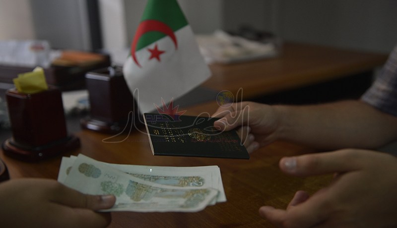 توقيف موظف بدائرة أولاد يعيش زوّر 700 وصل خاص بطابع الجوازات البيومترية في البليدة