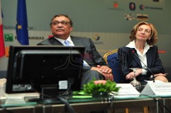 وزيرة التجارة الفرنسية تعترف بـ''انكماش'' استثمارات باريـس في الجزائر