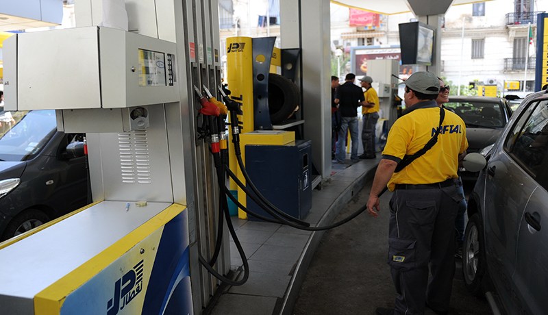 فصل كل  بـومبيـست يتعامل مع الحلابة