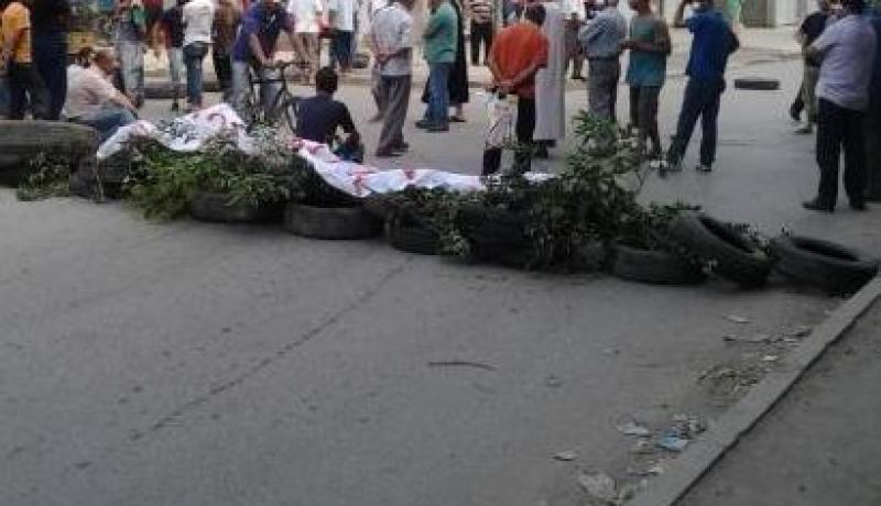 مقصون من قائمة السكن الريفي يغلقون مقر بلدية برج صباط في ڤالمة