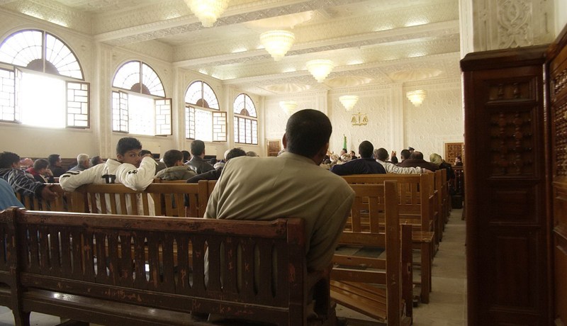 تاجر متهــم بالنصب على حماته وإيهامها بشـراء شقة لها ليستولي على 620 مليون في سطاوالي
