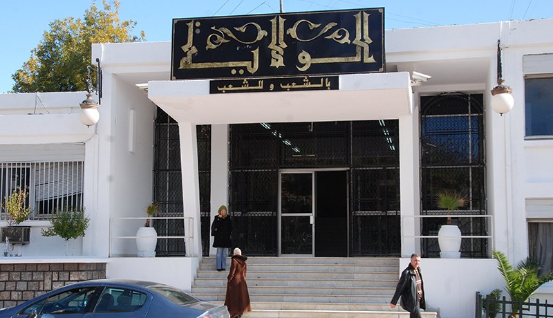 والي تيــزي وزو يـــوبــخ مــديــر التــجهــيــزات ومـــســـؤولي شركــات إنجــاز: “واللـــه ما تحشـمــوا”
