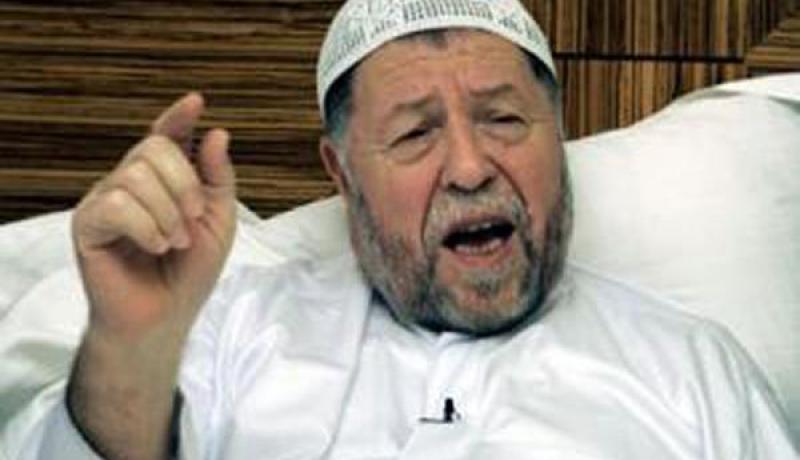 قادة الفيس قهروا عباسي في السجن وأجبروه على الاستقالة