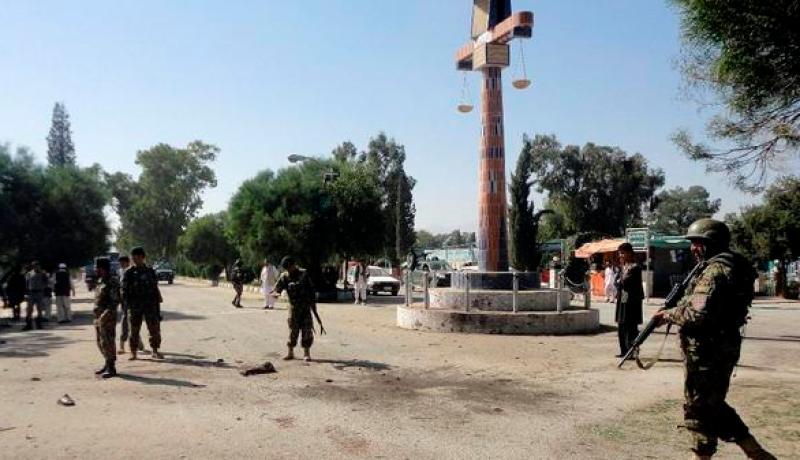 مقتل 3 افغان في هجوم انتحاري على قاعدة اميركية