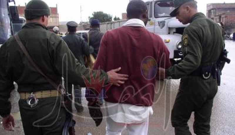 تحرير 6 موظفين احتجزهم «حراڤة» ماليون كرهائن في تبسة