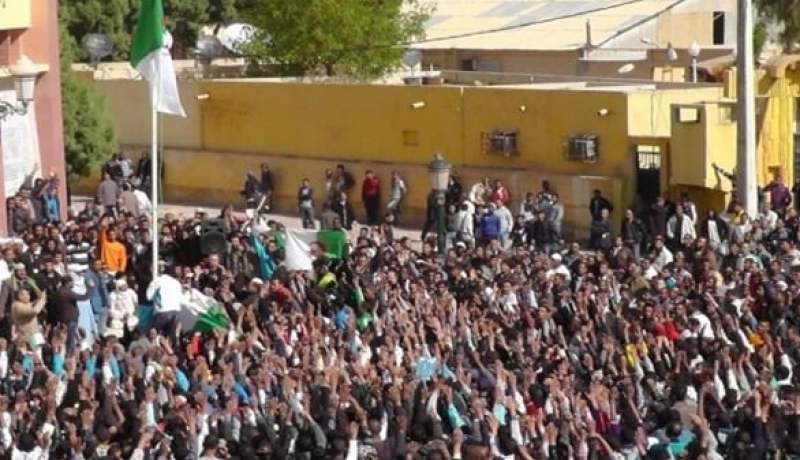 الشباب المحتجون في ورقلة يوقفون الإعتصام