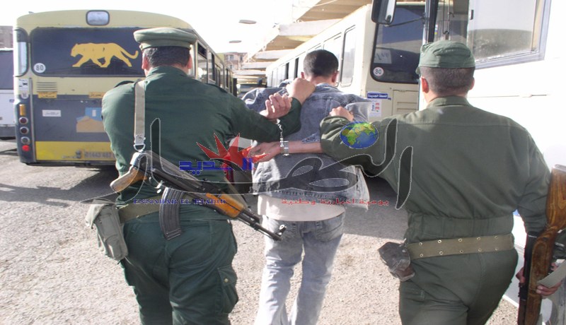 الإطاحة بعصابتين تضمّ‮ ‬مراهقين مختصّة في‮ ‬السطو على المنازل في‮ ‬بئر خادم