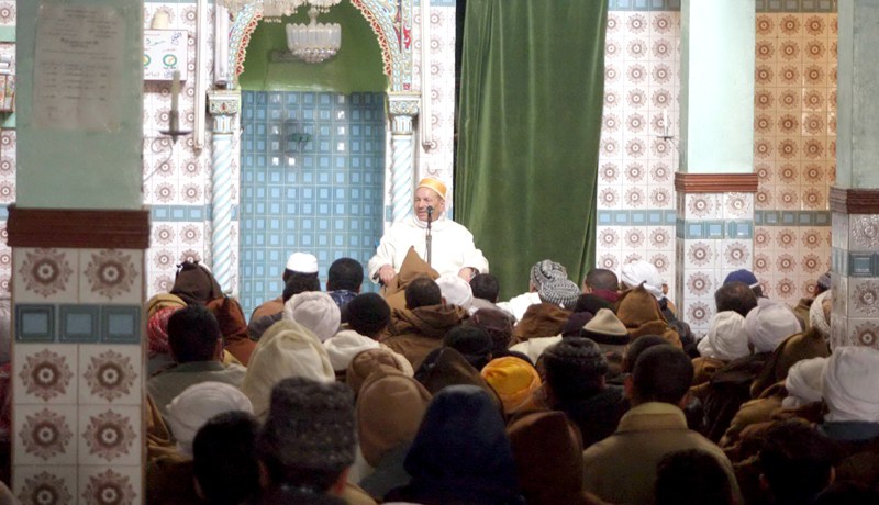 دروس إجبارية في المساجد بين صلاتي المغرب والعشاء عبر كل المساجد