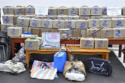 حجز 23 قنطارا من الكيف مموّهة داخل شاحنة معبّأة بالخضر والفواكه في وهران