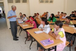وقفات احتجاجية لنقابات التربية من أجل المطالبة بالتكفل بجميع انشغالاتها