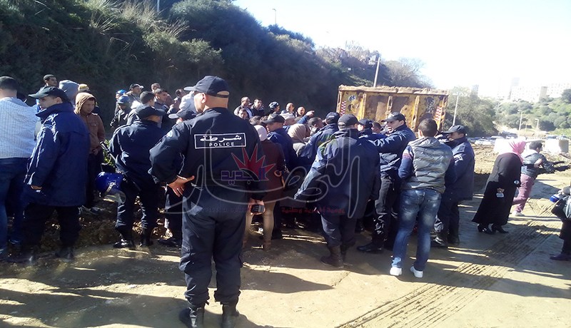 مقصيون من السكن ببني مسوس والمرادية يحاصرون والي العاصمة