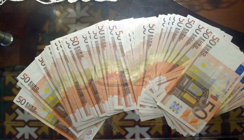 استرجاع 1000 ‬ورقة من عملة الأورو مزوّرة كانت موجّهة للترويج في‮ ‬السكوار‮ ‬
