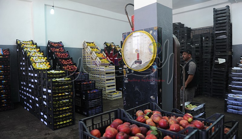 أسعار الخضر والفواكه بأضعاف أسعارها في أسواق الجملة