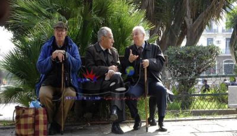 صرف معـاشات المتقاعدين في البنوك