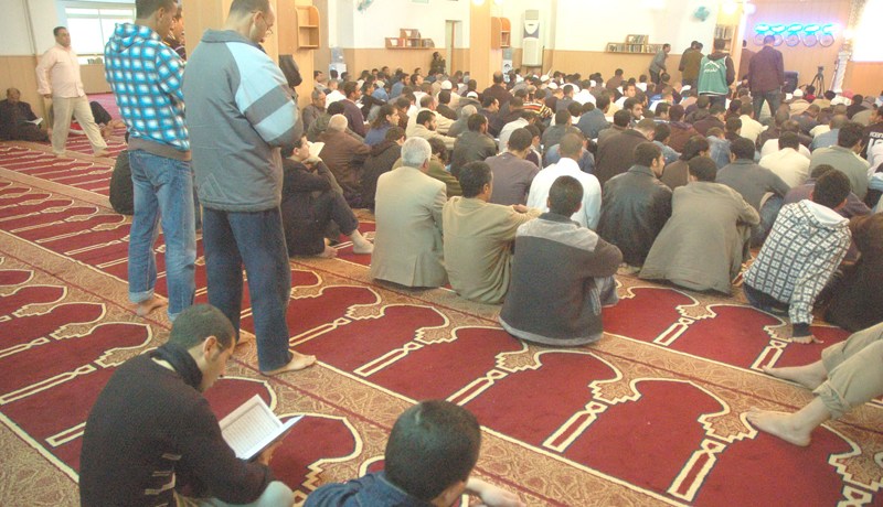 قانون لتنظيم اللجان المسجديـة وإنهــاء عهـد الصراعـات مـع الأئمــة
