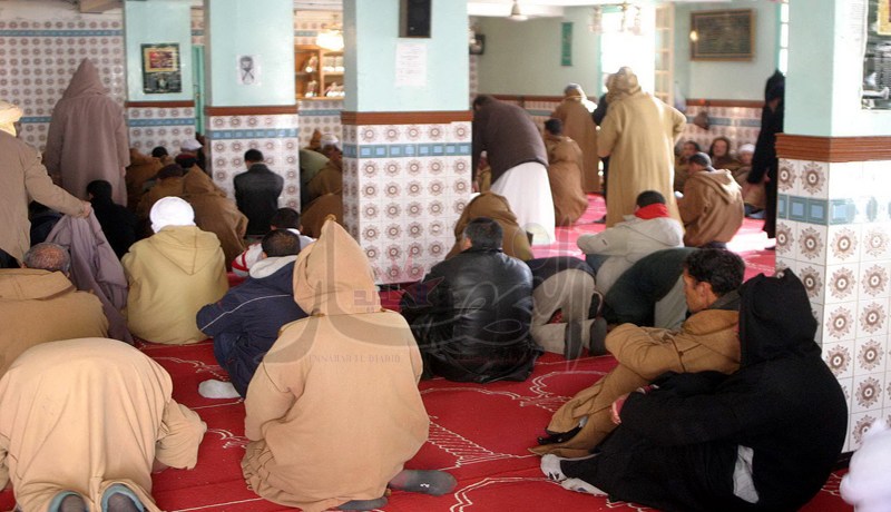 منع حلقات السلفيين في المساجد! 