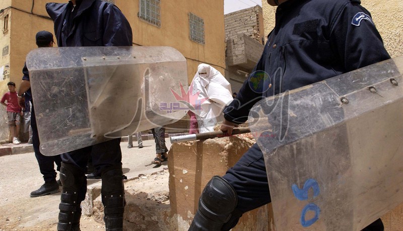 إصابة 16 شرطيا وتفجير سيارة في ''معارك'' ليلية بين مواطنين بغرداية