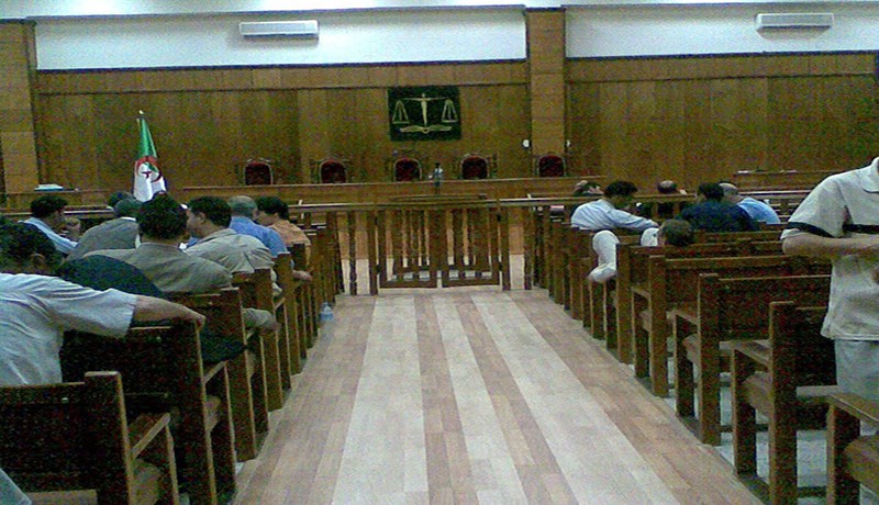 شرطية تقاضي طبيبة تجميل بتهمة حرق وجهها خلال عرسها