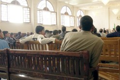 شـرطـي يبيع بروسيات للمواطنين بألفي دينار في حسين داي