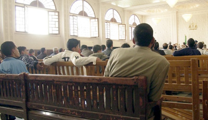 شـرطـي يبيع بروسيات للمواطنين بألفي دينار في حسين داي