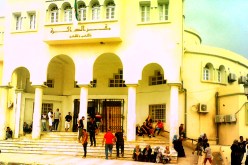 احتجاجات ومحاولات انتحار بعد الإعلان عن قوائم المستفيدين من السكن بالولايات