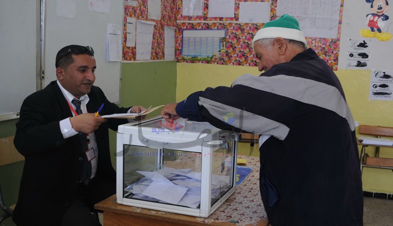 بوتفليقة‮ ‬ينهي‮ ‬حكم الحزب الواحد‮ ‬