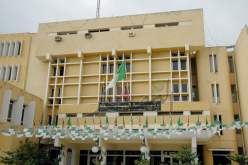 والي البليدة يجرّد 120 وريث من 12 هكتارا ويمنحها لمستورد لبناء بيتزيريا وقاعة حفلات!