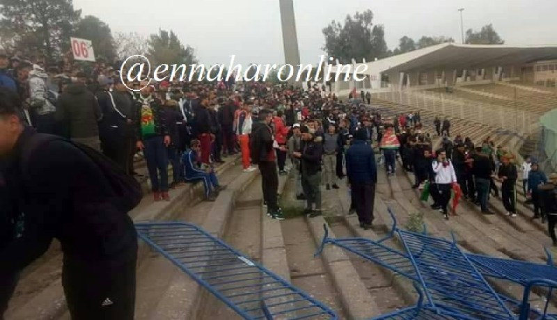 أكثر من 120 جريحا بعد مواجهات بين أنصار “الشناوة” و”القبائل” في قسنطينة