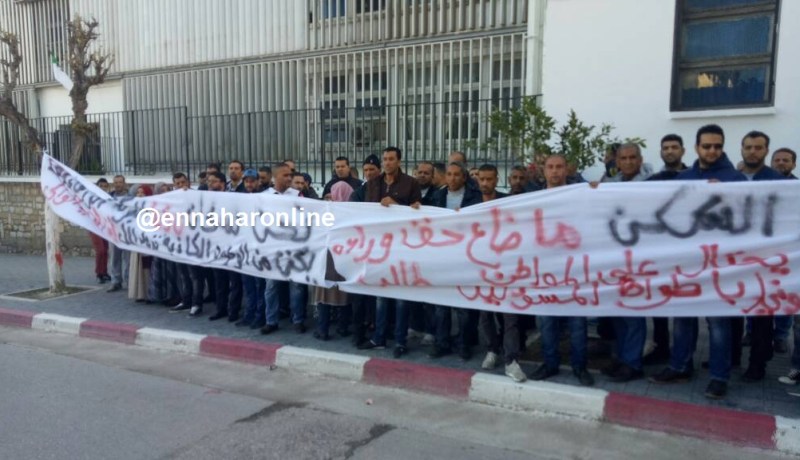 مكتتبو “LPA” في وقفة احتجاجية ويطالبون والي عنابة بالتدخل