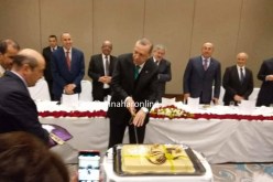 الجزائر تفاجئ أردوغان بكعكة عيد ميلاده
