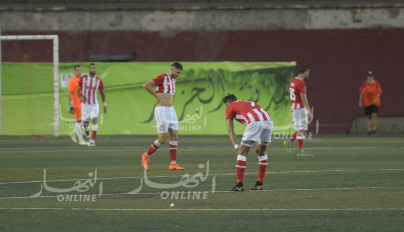 بالصور.. الشباب يواصل الإنهيار ويسقط داخل الديار