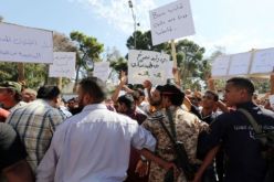 مسؤول ليبي محلي يؤكد تعرض مدينة بني وليد المحاصرة لقصف عشوائي