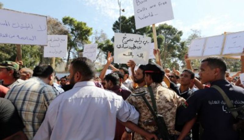 مسؤول ليبي محلي يؤكد تعرض مدينة بني وليد المحاصرة لقصف عشوائي