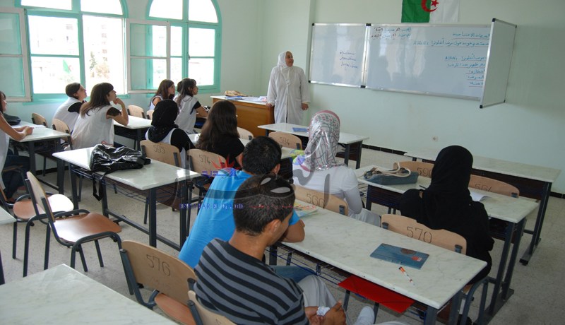 تســقيف عـدد التلاميذ في أقــسام الأولى ثانوي بــ40 تـــلميذا