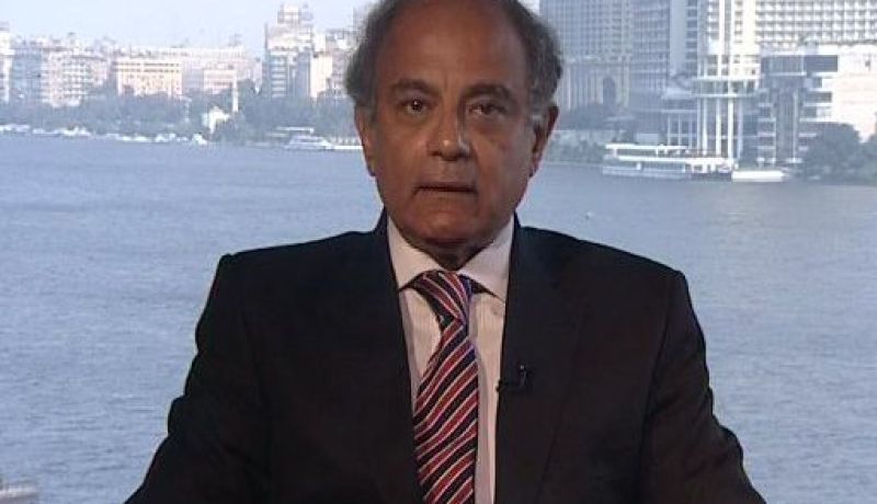 سفير مصري يعتبر ان اختيار الشرعية الدينية سيفرق المجتمع المصري